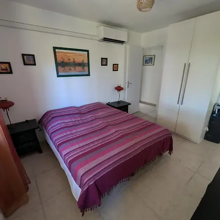 شقة Calme Mais Proche Toutes Activites, F3 Avec Parking, Jardin, Piscine, Wifi, Clim Dans Propriete Privee آجد