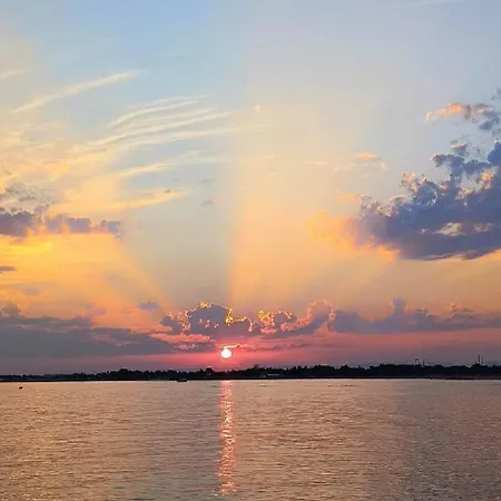 شقة Calme Mais Proche Toutes Activites, F3 Avec Parking, Jardin, Piscine, Wifi, Clim Dans Propriete Privee