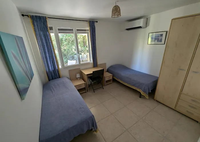 Calme Proche Toutes Activites, F3 Avec Parking, Jardin, Piscine, Wifi, Clim Dans Propriete Privee Апартаменти Агд