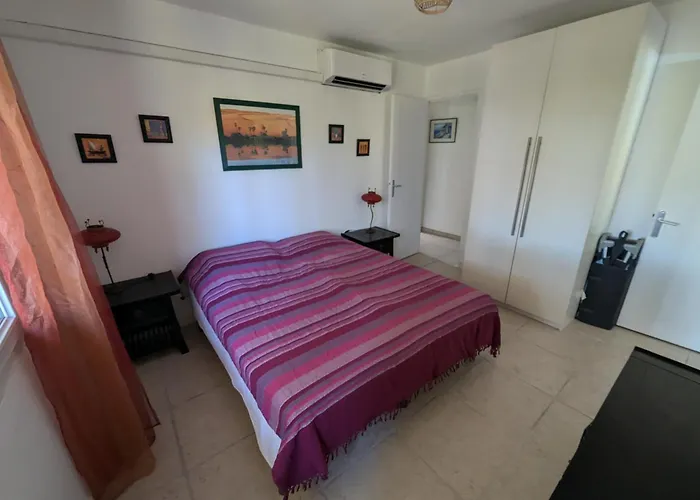 Апартаменти Calme Proche Toutes Activites, F3 Avec Parking, Jardin, Piscine, Wifi, Clim Dans Propriete Privee Агд