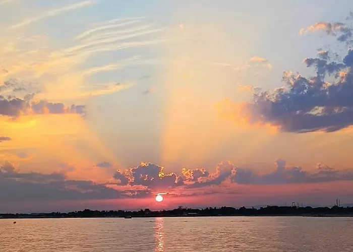 Апартаменти Calme Proche Toutes Activites, F3 Avec Parking, Jardin, Piscine, Wifi, Clim Dans Propriete Privee