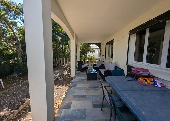 アパート Calme Proche Toutes Activites, F3 Avec Parking, Jardin, Piscine, Wifi, Clim Dans Propriete Privee