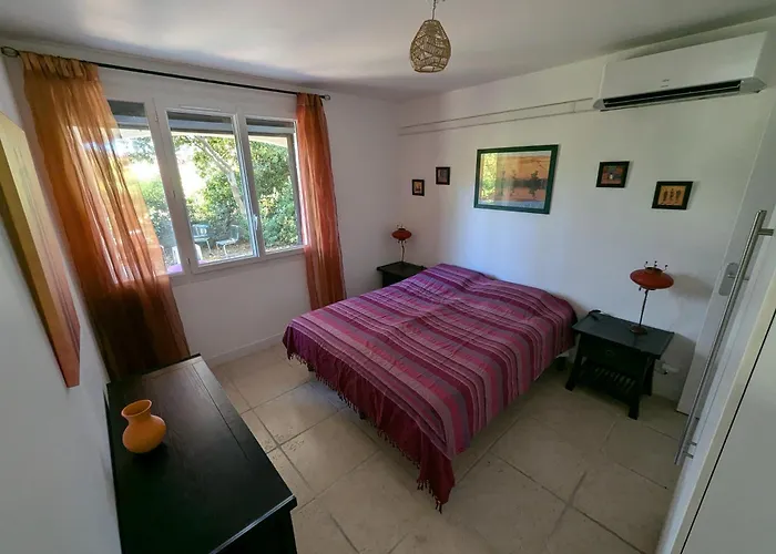 Calme Proche Toutes Activites, F3 Avec Parking, Jardin, Piscine, Wifi, Clim Dans Propriete Privee アパート