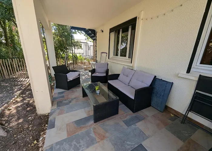 Calme Proche Toutes Activites, F3 Avec Parking, Jardin, Piscine, Wifi, Clim Dans Propriete Privee アパート アグド