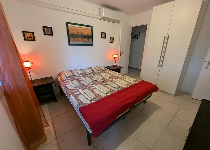 Calme Proche Toutes Activites, F3 Avec Parking, Jardin, Piscine, Wifi, Clim Dans Propriete Privee アパート *