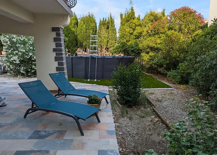 Calme Proche Toutes Activites, F3 Avec Parking, Jardin, Piscine, Wifi, Clim Dans Propriete Privee アグド