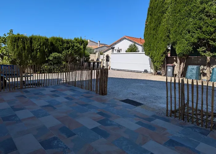 Calme Proche Toutes Activites, F3 Avec Parking, Jardin, Piscine, Wifi, Clim Dans Propriete Privee * アグド